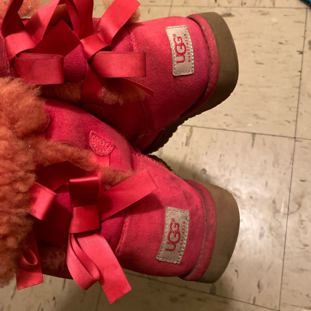 Pink Ugg’s Size 6